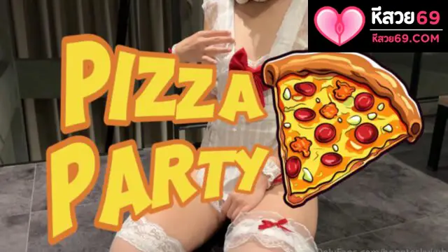 คลิปหลุด Hongteskykub Onlyfans เรียกเมดส่วนตัวมาบริการเสิร์ฟพิชซ่า เล่นเสียวเอาควยให้โม๊คก่อนจับกระแทกหี เสียวๆ
